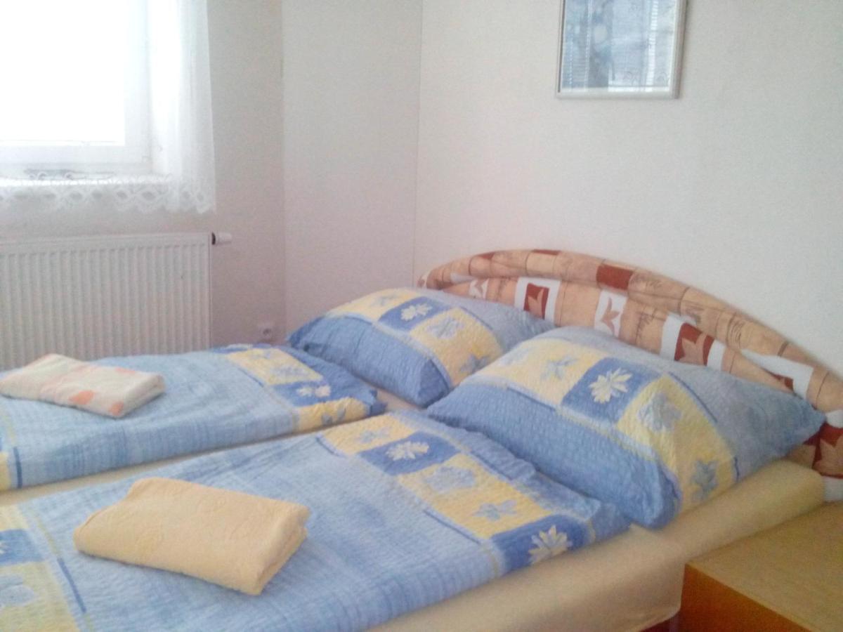 Ubytovani V Mladych Bukach Mlade Buky Room photo